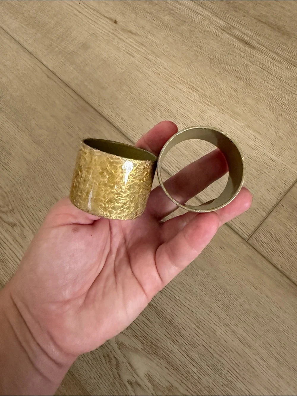 4 Crackled Pier 1 Gold Napkin Holders